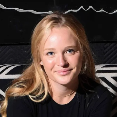 Charlotte Cruz headshot